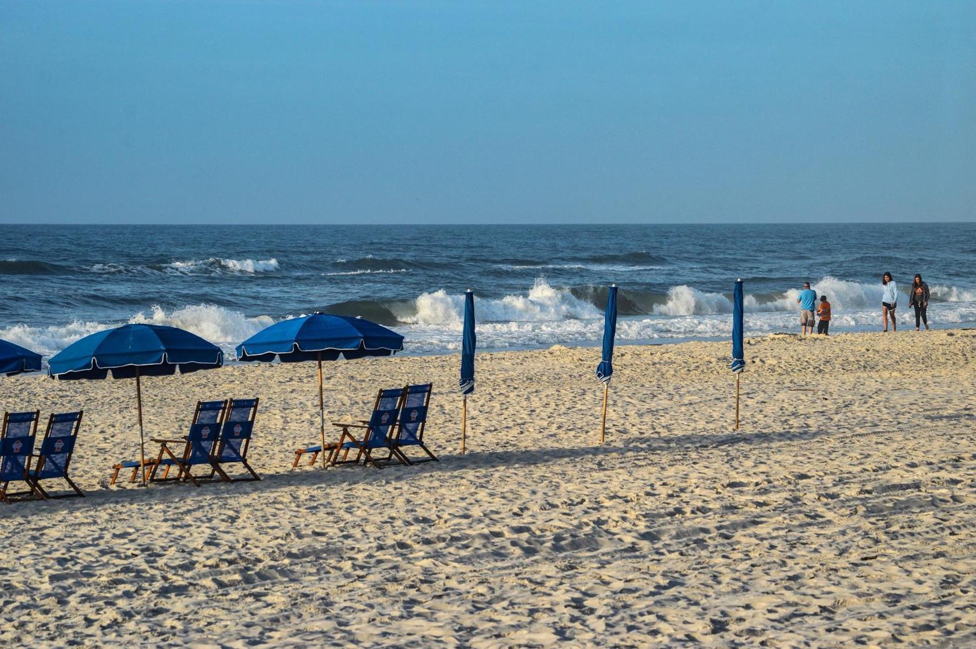 The Beach Is Only Steps Away 海湾海岸 外观 照片